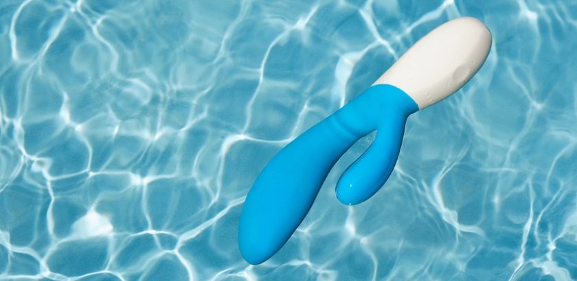 Blog Cleaning hygiene Sex Toys  Waterproof vs. Non-Waterproof Toys – Cleaning Guide