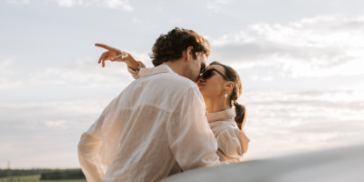 Blog pop culture Sex Tips & Advice  The Parisian Guide to Pleasure: Unlocking the Art of French Love and La Séduction