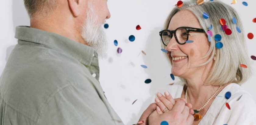 Aging Apps Blog Dating Healthy Relationship Love & Relationships Single Technology  The Top 3 Dating Apps for People in Their 50s & Beyond